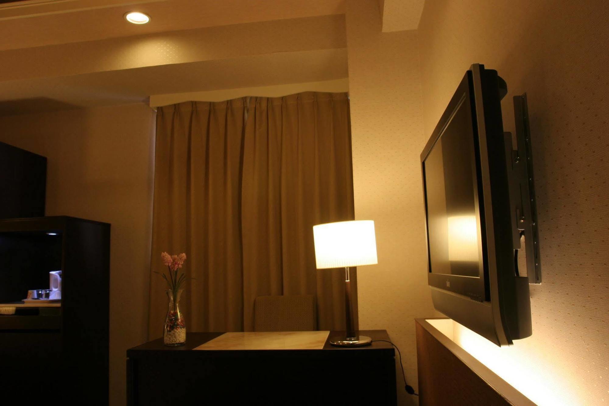 Dlinn Hotel Taizhong Zewnętrze zdjęcie